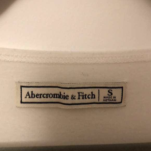 Simple White Shirt - Picture 2 of 3